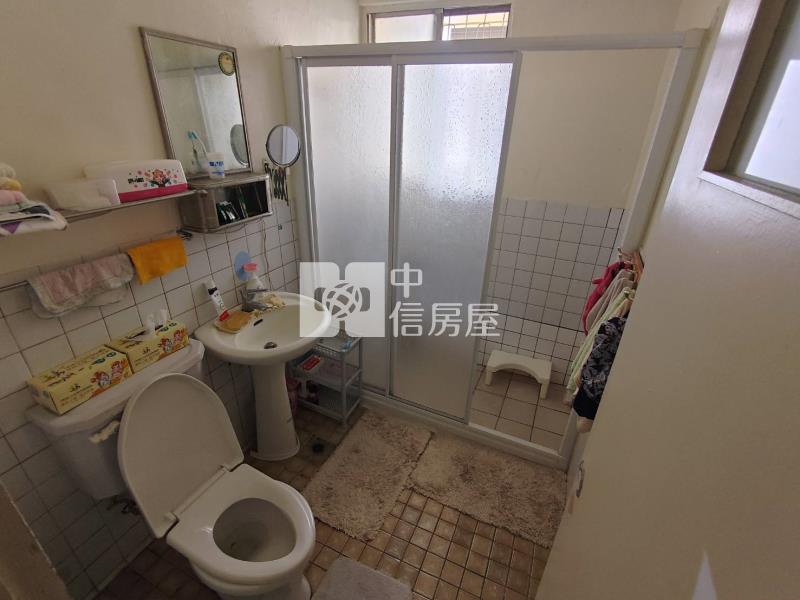 近北屯迪卡農臨10米路大地坪角間透天房屋室內格局與周邊環境