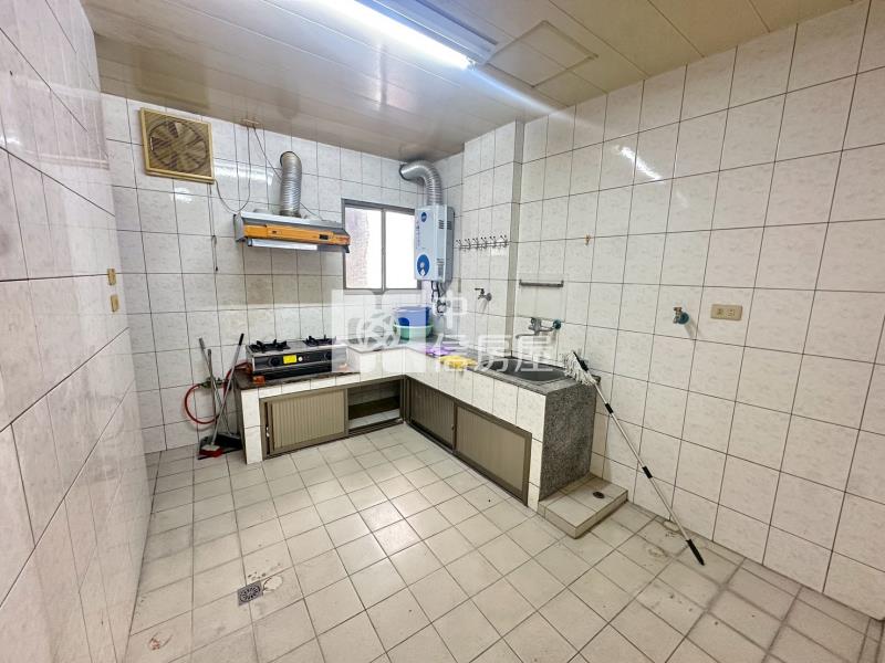 ▲安一路前段三樓大戶房屋室內格局與周邊環境