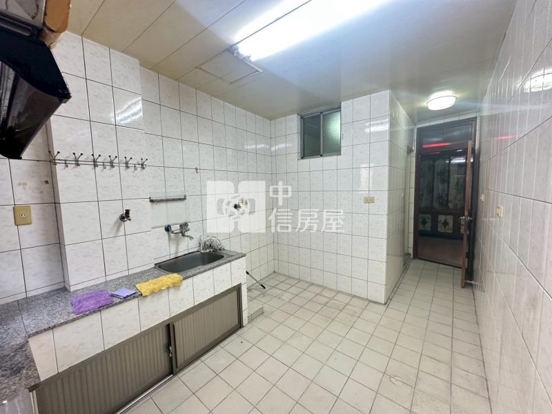 ▲安一路前段三樓大戶房屋室內格局與周邊環境