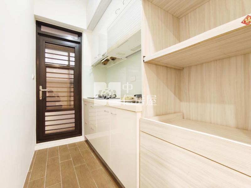 草漯重劃區稀有雙衛浴2房車(6年屋)房屋室內格局與周邊環境