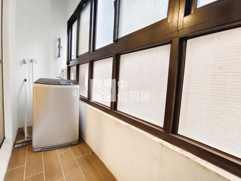 草漯重劃區稀有雙衛浴2房車(6年屋)房屋室內格局與周邊環境