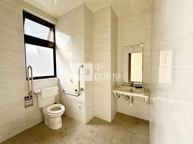 五楊科技園區獨棟乙工挑高電梯廠房房屋室內格局與周邊環境