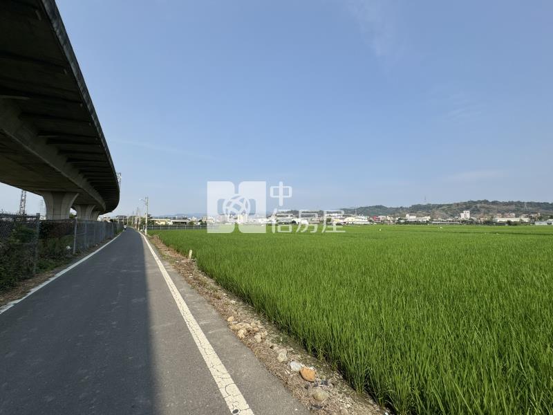 霧峰快速道路旁大坪數臨路農地房屋室內格局與周邊環境