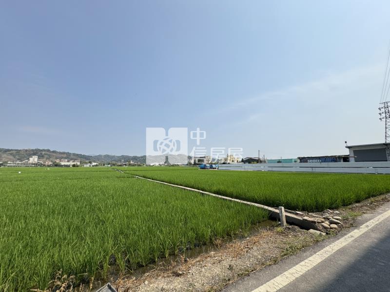 霧峰快速道路旁大坪數臨路農地房屋室內格局與周邊環境