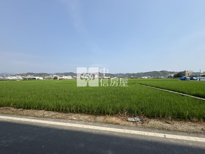 霧峰快速道路旁大坪數臨路農地房屋室內格局與周邊環境