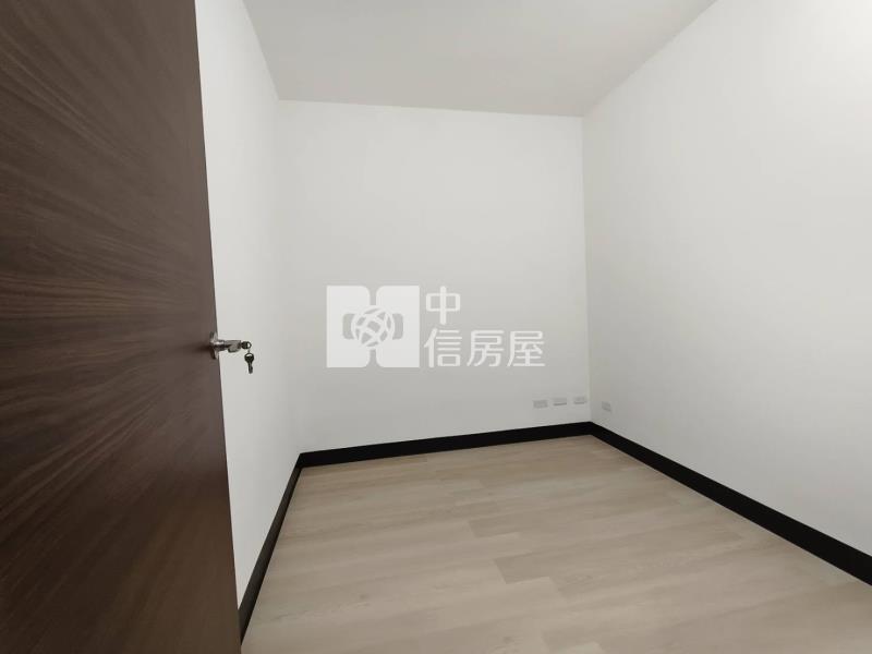 5Y32新格名宮華廈房屋室內格局與周邊環境