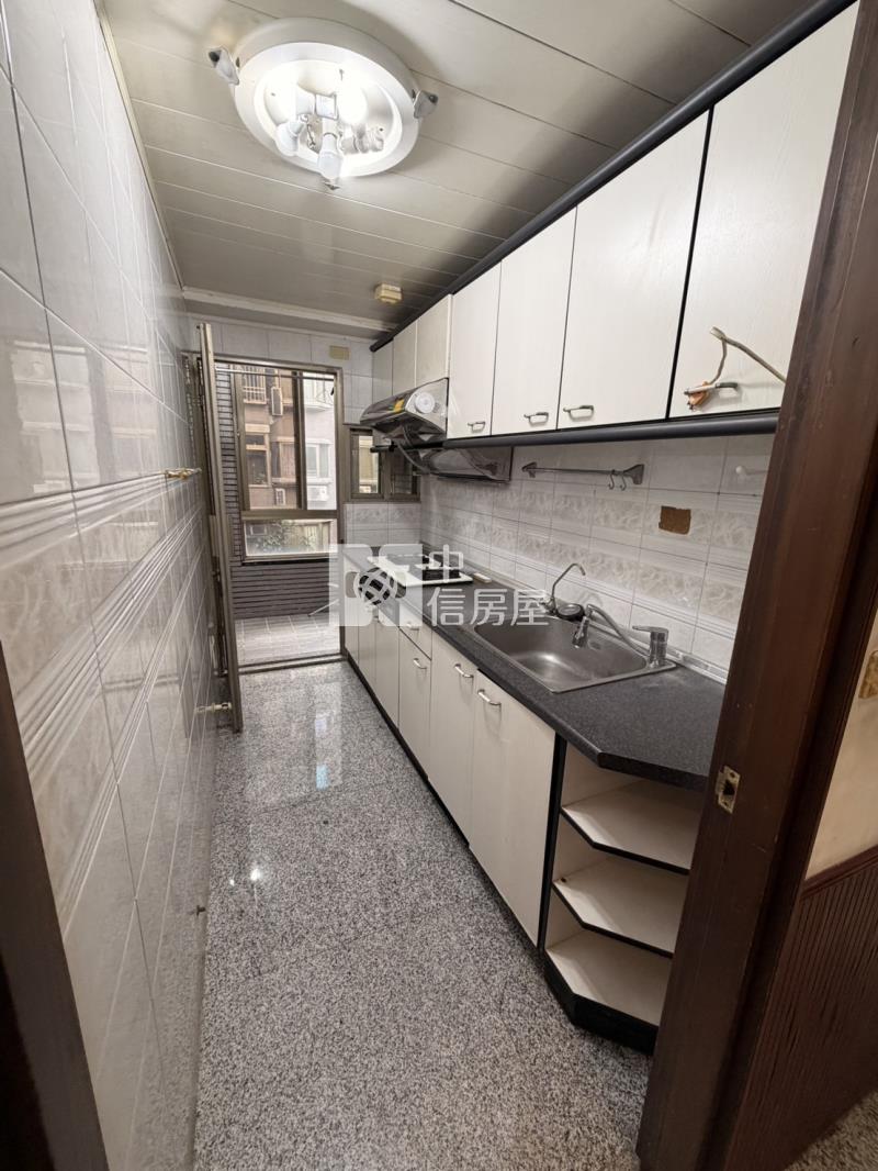 安平五期美寓-電梯3房B1平車房屋室內格局與周邊環境