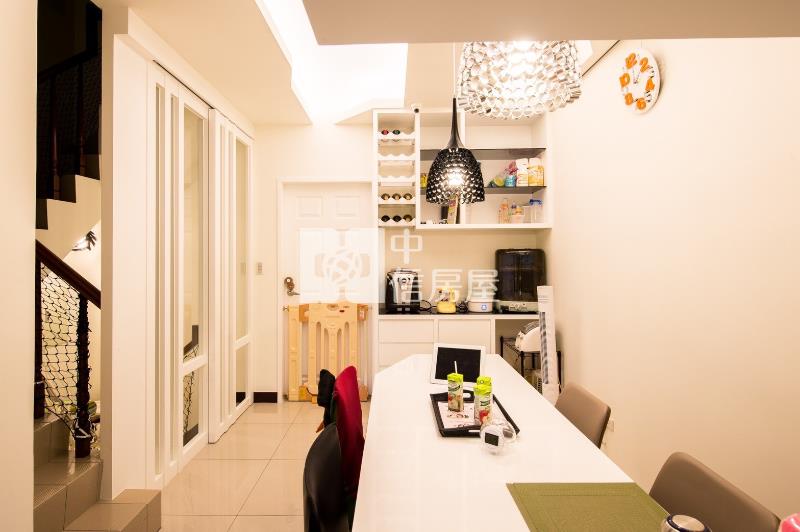 🚀孝親房，24H管理，免追垃圾車，高檔裝潢免整理🚀房屋室內格局與周邊環境