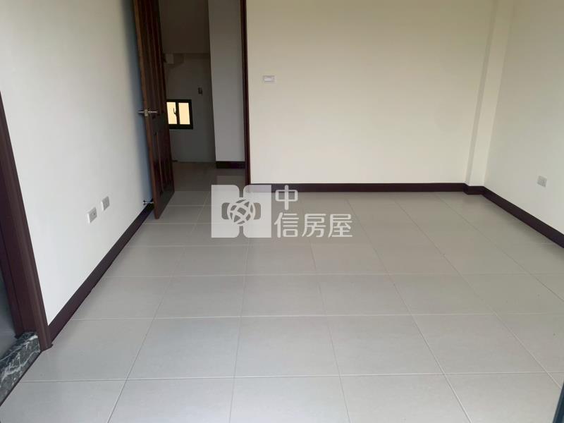 湖內全新面寬車墅房屋室內格局與周邊環境