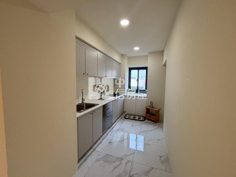 美術館旁全新整理漂亮三房附車位房屋室內格局與周邊環境