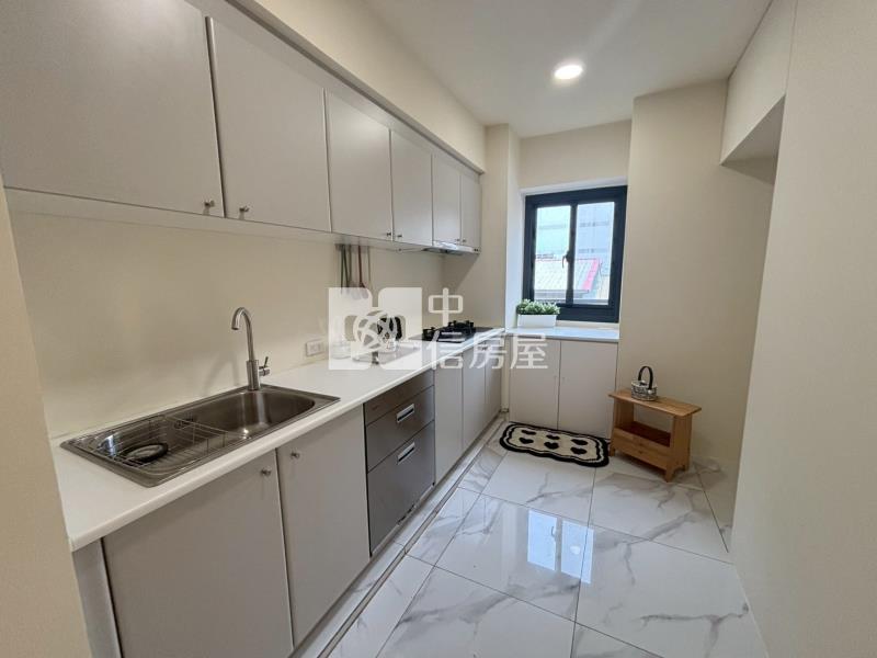 美術館旁全新整理漂亮三房附車位房屋室內格局與周邊環境