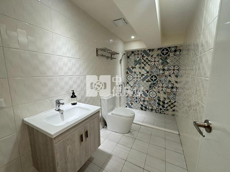 美術館旁全新整理漂亮三房附車位房屋室內格局與周邊環境