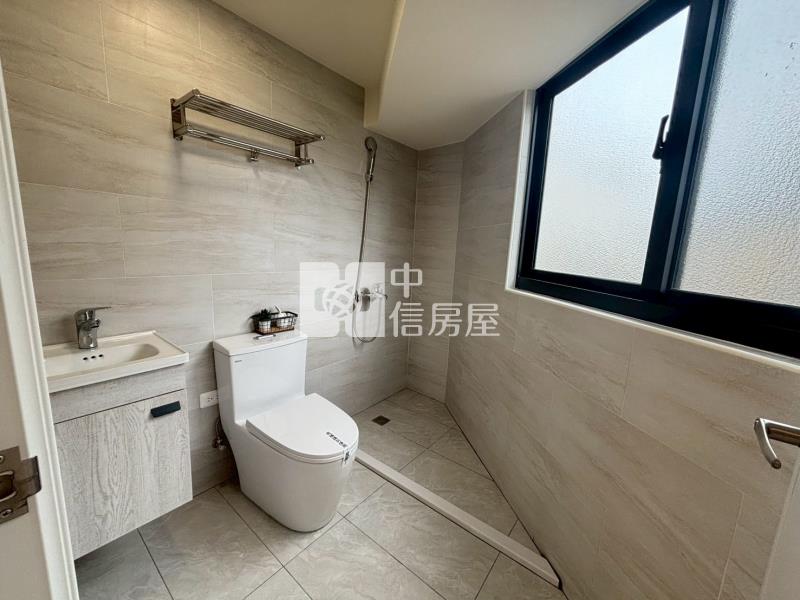 美術館旁全新整理漂亮三房附車位房屋室內格局與周邊環境