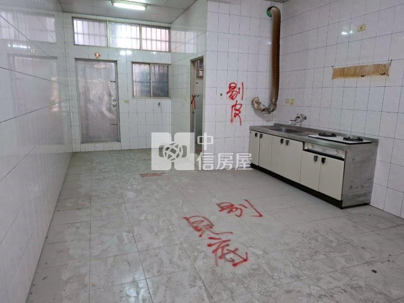 樂群國小騎樓透天正3樓店住房屋室內格局與周邊環境