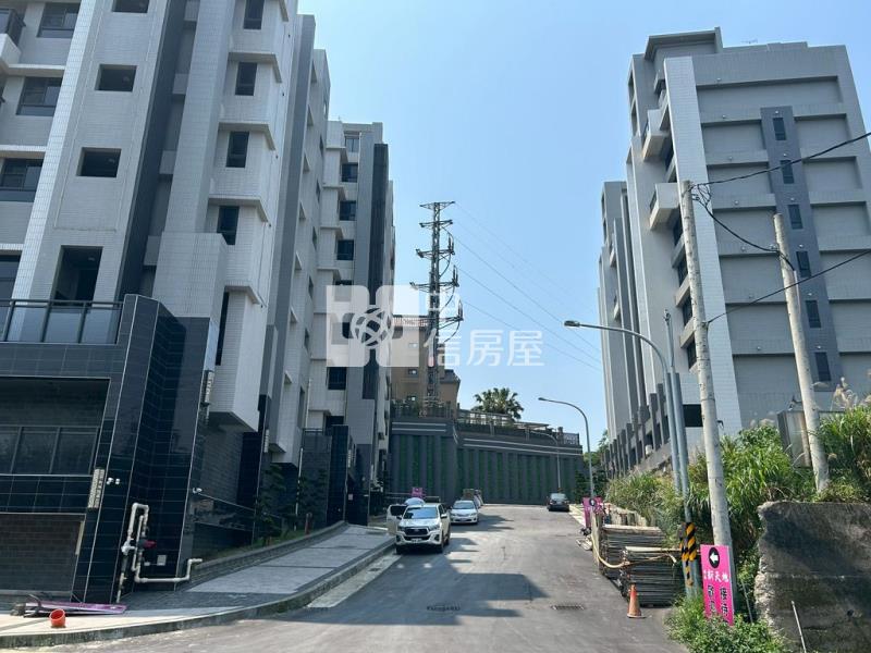 (A)近龍科一樓送13坪大露台 -3房車全新未住(中信卓越團隊)房屋室內格局與周邊環境