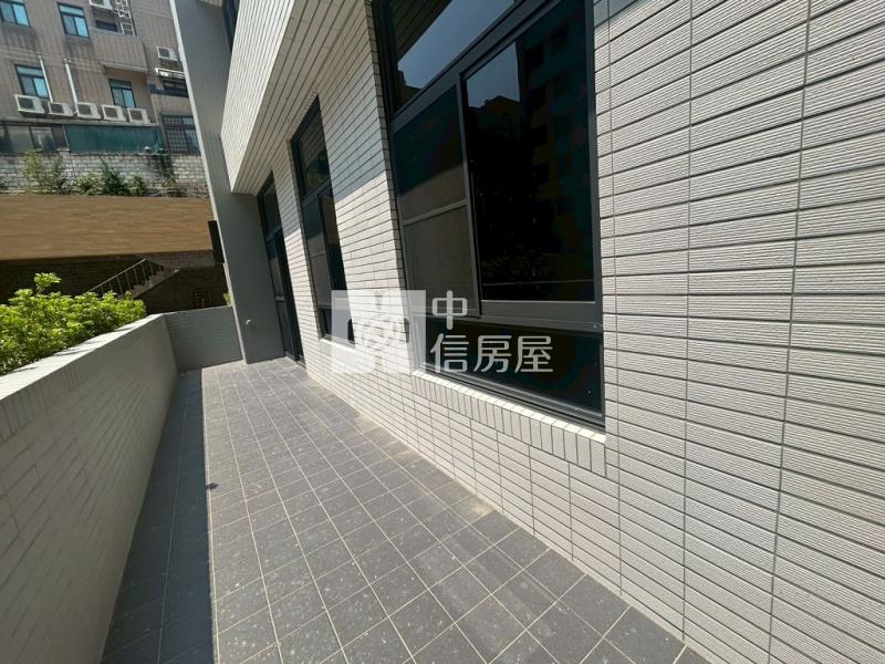 (A)近龍科一樓送13坪大露台 -3房車全新未住(中信卓越團隊)房屋室內格局與周邊環境