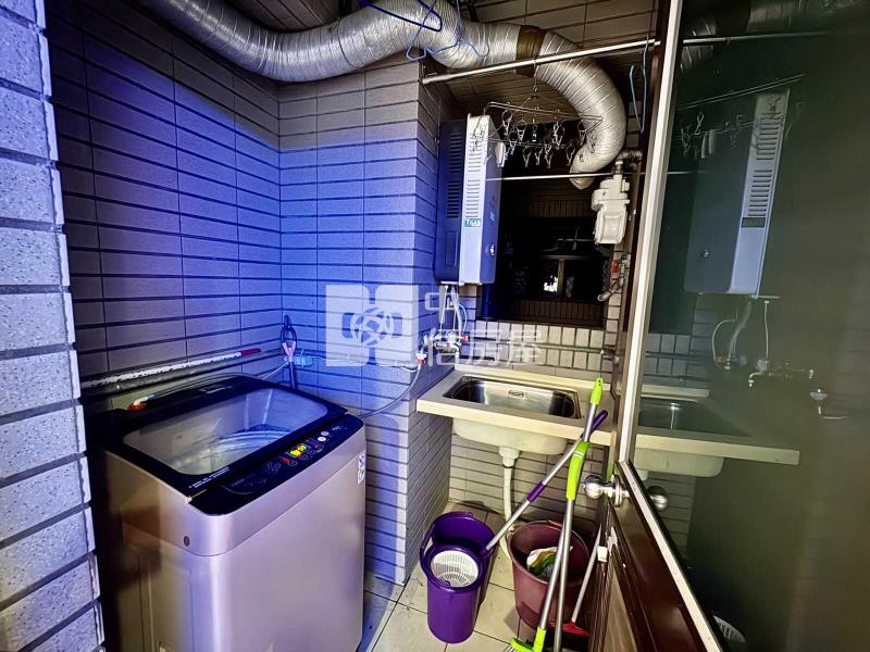 美麗歐洲精美大套房房屋室內格局與周邊環境