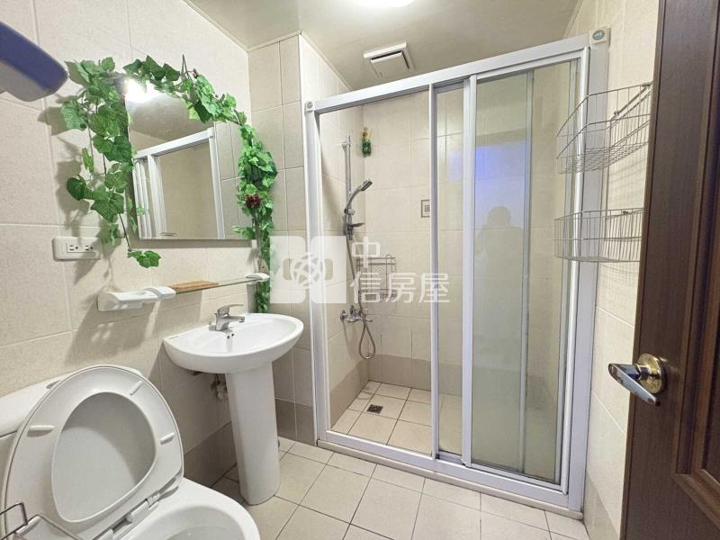 美麗歐洲精美大套房房屋室內格局與周邊環境