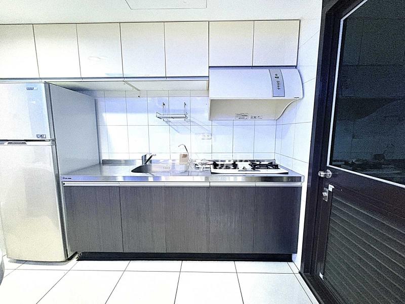 美麗歐洲精美大套房房屋室內格局與周邊環境