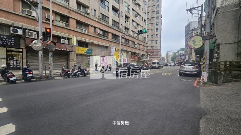 新科國中低總價景觀三房房屋室內格局與周邊環境