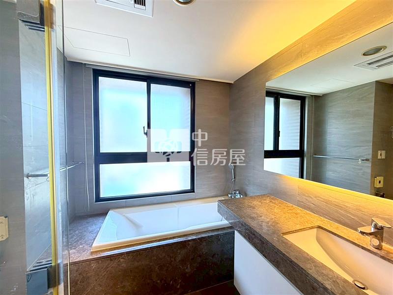 登陽廊香四房雙車景觀戶房屋室內格局與周邊環境