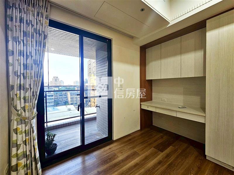 登陽廊香四房雙車景觀戶房屋室內格局與周邊環境