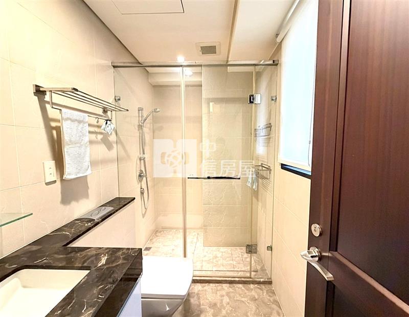 精銳米蘭超值雙大套三衛三車房屋室內格局與周邊環境