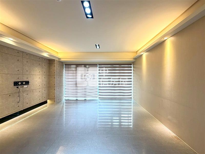 精銳米蘭超值雙大套三衛三車房屋室內格局與周邊環境