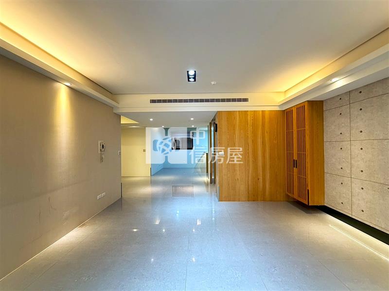 精銳米蘭超值雙大套三衛三車房屋室內格局與周邊環境