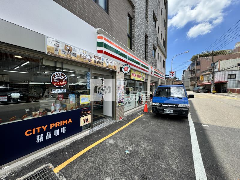 航空城面寬雙拼7-11長約金雞母房屋室內格局與周邊環境