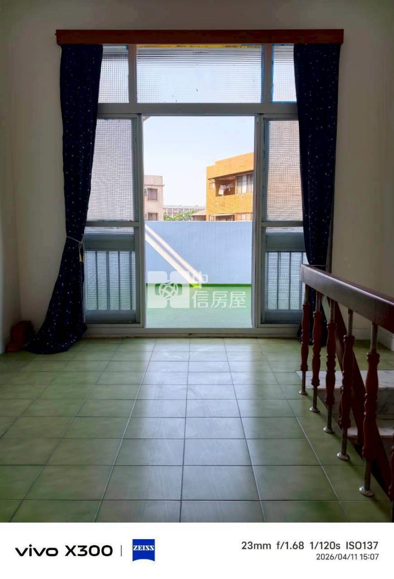 東區長榮路車庫美透天房屋室內格局與周邊環境