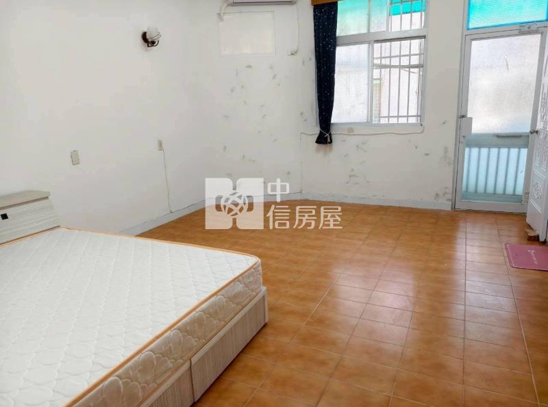 東區長榮路車庫美透天房屋室內格局與周邊環境