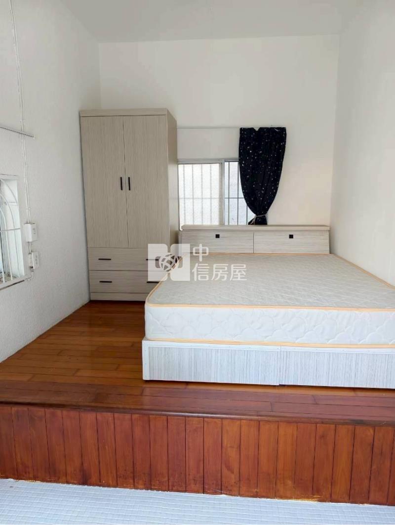 東區長榮路車庫美透天房屋室內格局與周邊環境