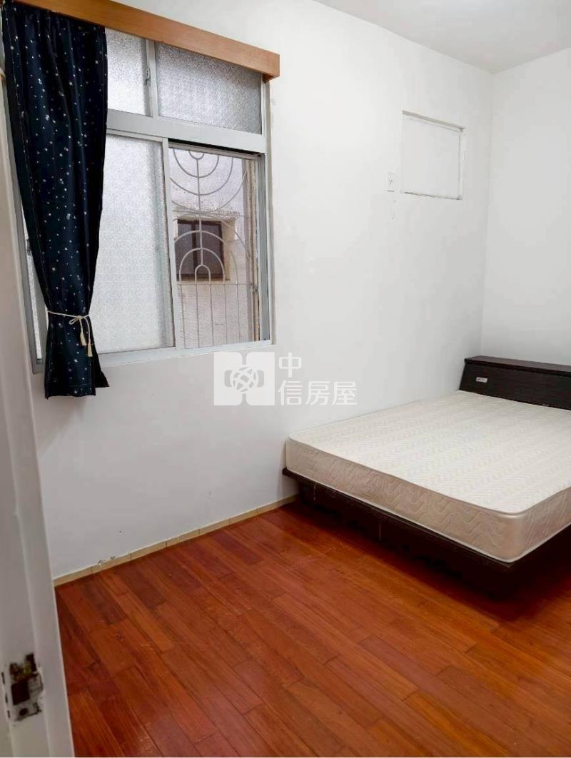 東區長榮路車庫美透天房屋室內格局與周邊環境