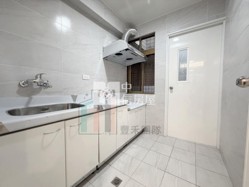 【豐禾】仲平商圈電梯華廈美3房房屋室內格局與周邊環境