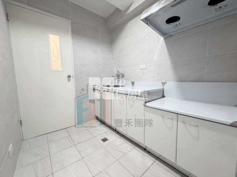 【豐禾】仲平商圈電梯華廈美3房房屋室內格局與周邊環境