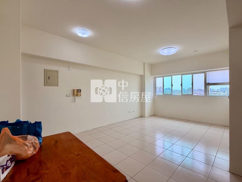 內壢後站.環東商圈.次頂樓.雙面景觀.美三房平車房屋室內格局與周邊環境