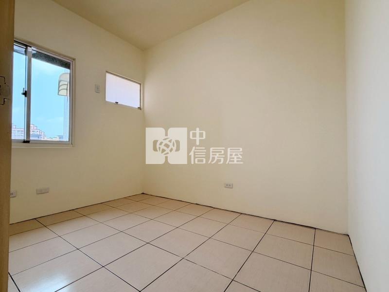 內壢後站.環東商圈.次頂樓.雙面景觀.美三房平車房屋室內格局與周邊環境