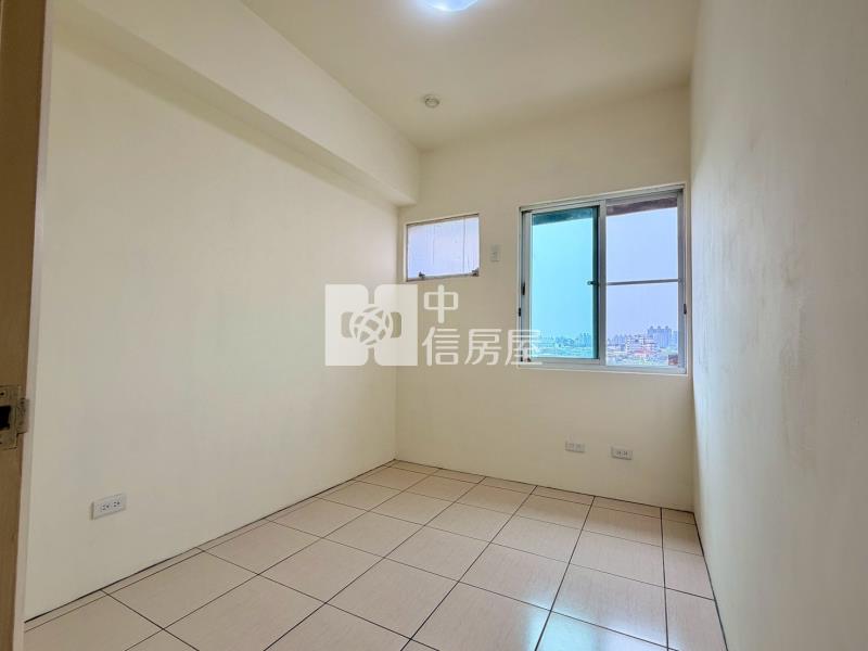 內壢後站.環東商圈.次頂樓.雙面景觀.美三房平車房屋室內格局與周邊環境