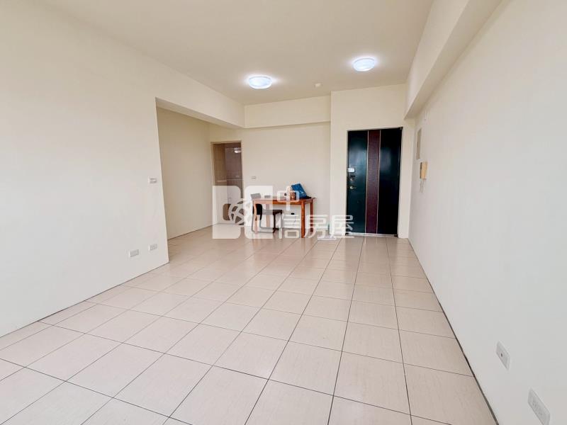 內壢後站.環東商圈.次頂樓.雙面景觀.美三房平車房屋室內格局與周邊環境