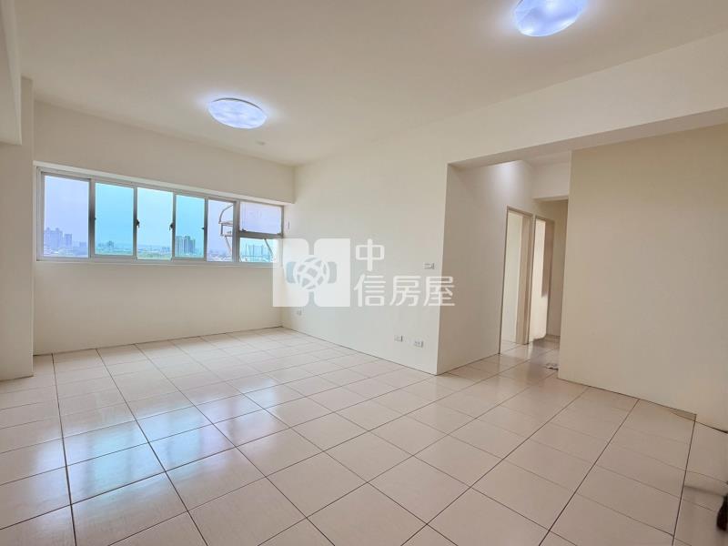 內壢後站.環東商圈.次頂樓.雙面景觀.美三房平車房屋室內格局與周邊環境