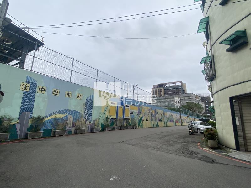 中壢車站.東興國中大面寬店住門前可停車房屋室內格局與周邊環境