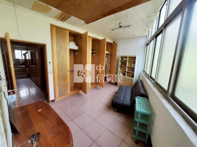 中壢交流道環北路大面寬建地(買地送屋)房屋室內格局與周邊環境