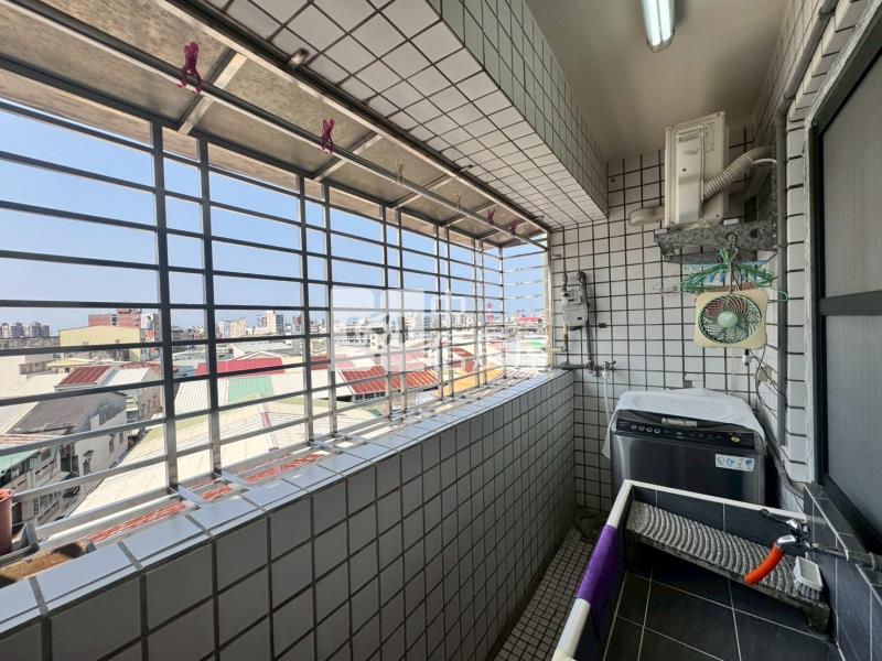 斗六鎮南水岸三房平車精裝華廈房屋室內格局與周邊環境