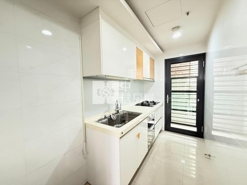 葳格高中文華硯精美三房平車房屋室內格局與周邊環境