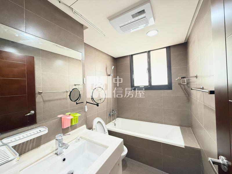 葳格高中文華硯精美三房平車房屋室內格局與周邊環境