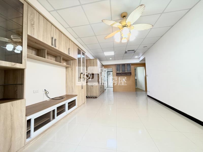 葳格高中文華硯精美三房平車房屋室內格局與周邊環境