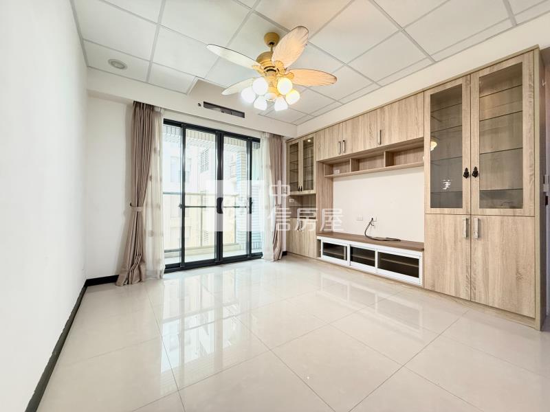 葳格高中文華硯精美三房平車房屋室內格局與周邊環境