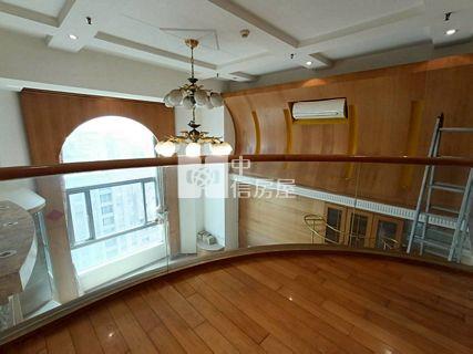 威世紀超美四房車房屋室內格局與周邊環境