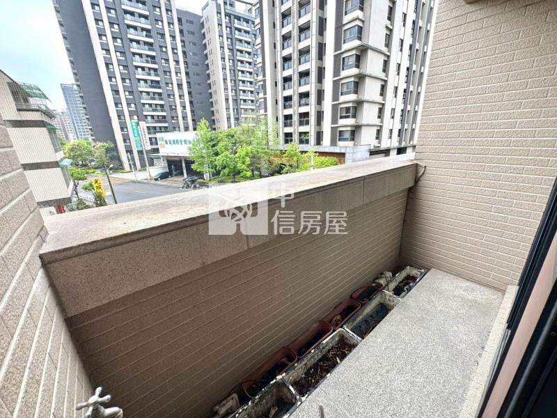 11期日出登陽4房平車房屋室內格局與周邊環境